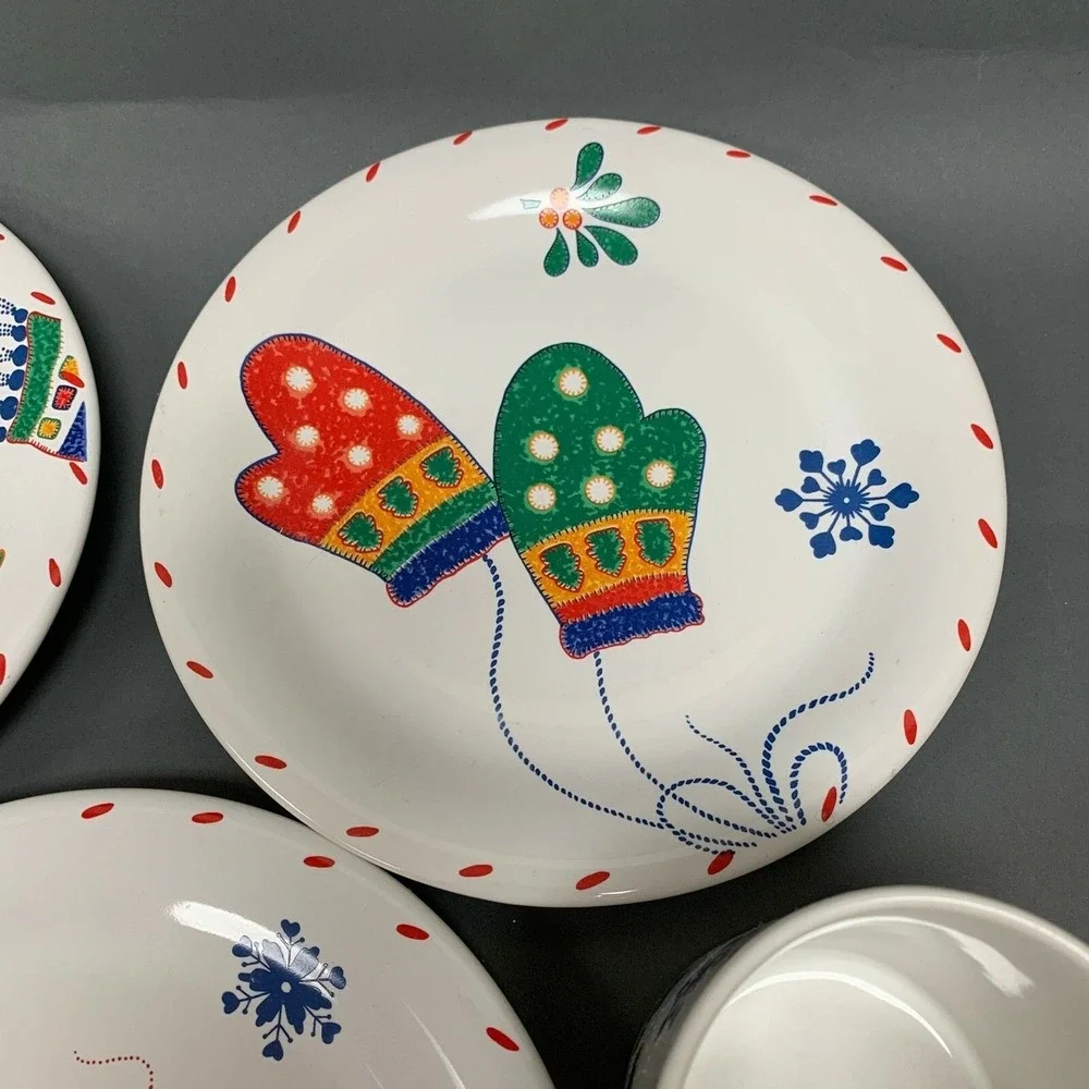 Crate & Barrel‎ Christmas Salad Plates Mugs Designed By Julia Bullmore VGUC